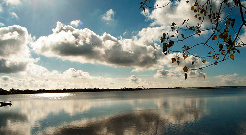 Fehmarn: Blick von Orth auf die Fehmarnsundbr&uuml;cke Author: S.Moeller, Quelle Wikepedia